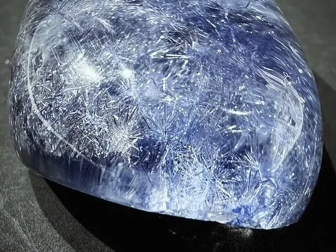 Dumortierite in Quartz