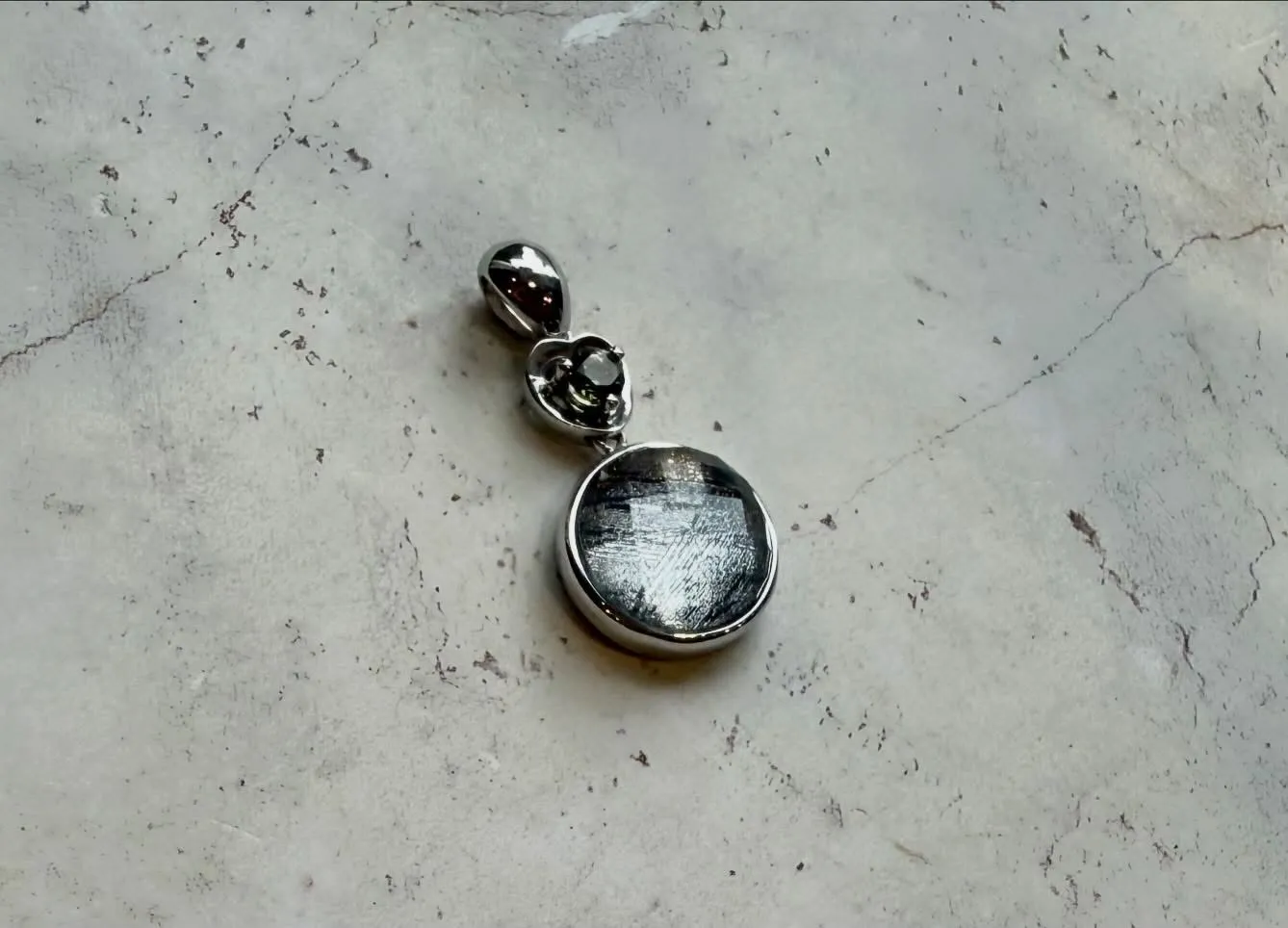 メテオライトxモルダバイト