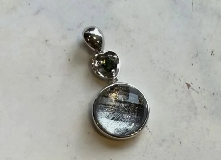 メテオライトxモルダバイト