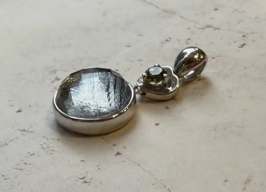 メテオライトxモルダバイト