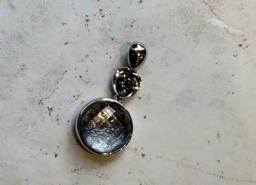 メテオライトxモルダバイト