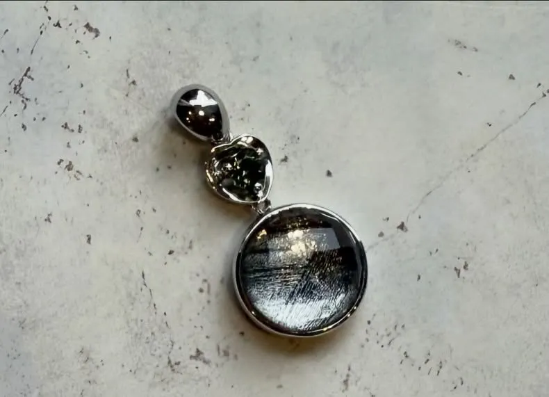 メテオライトxモルダバイト