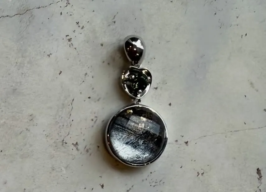 メテオライトxモルダバイト