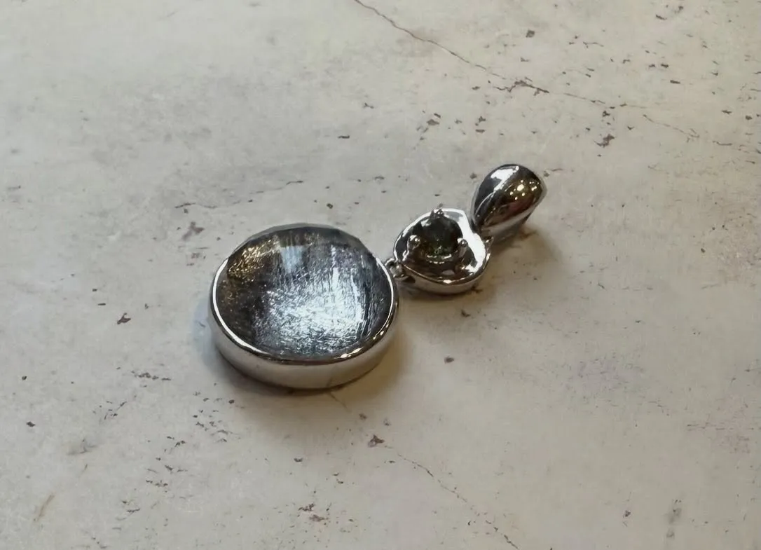 メテオライトxモルダバイト