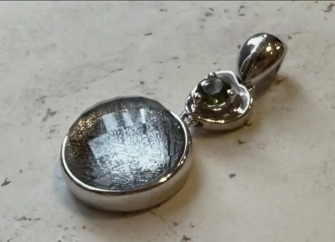 メテオライトxモルダバイト