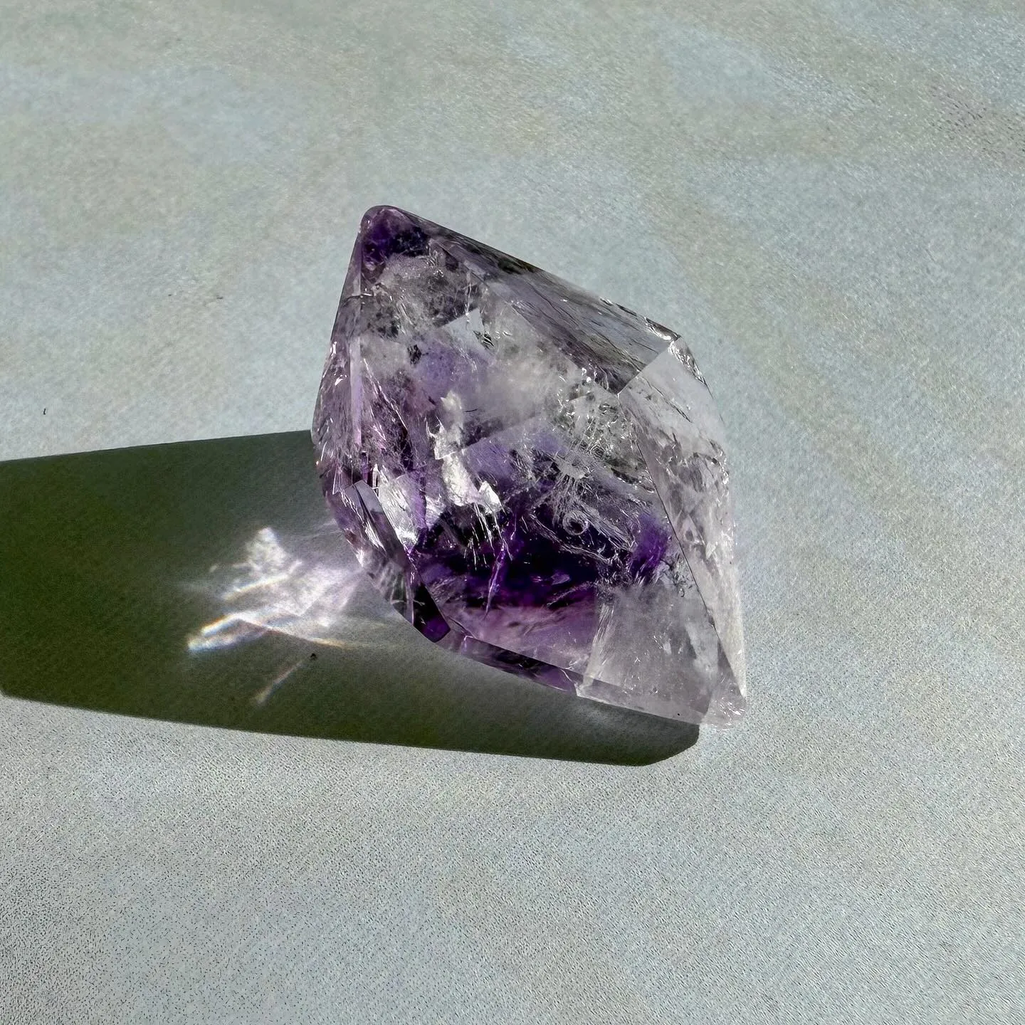 アメジストエレスチャル