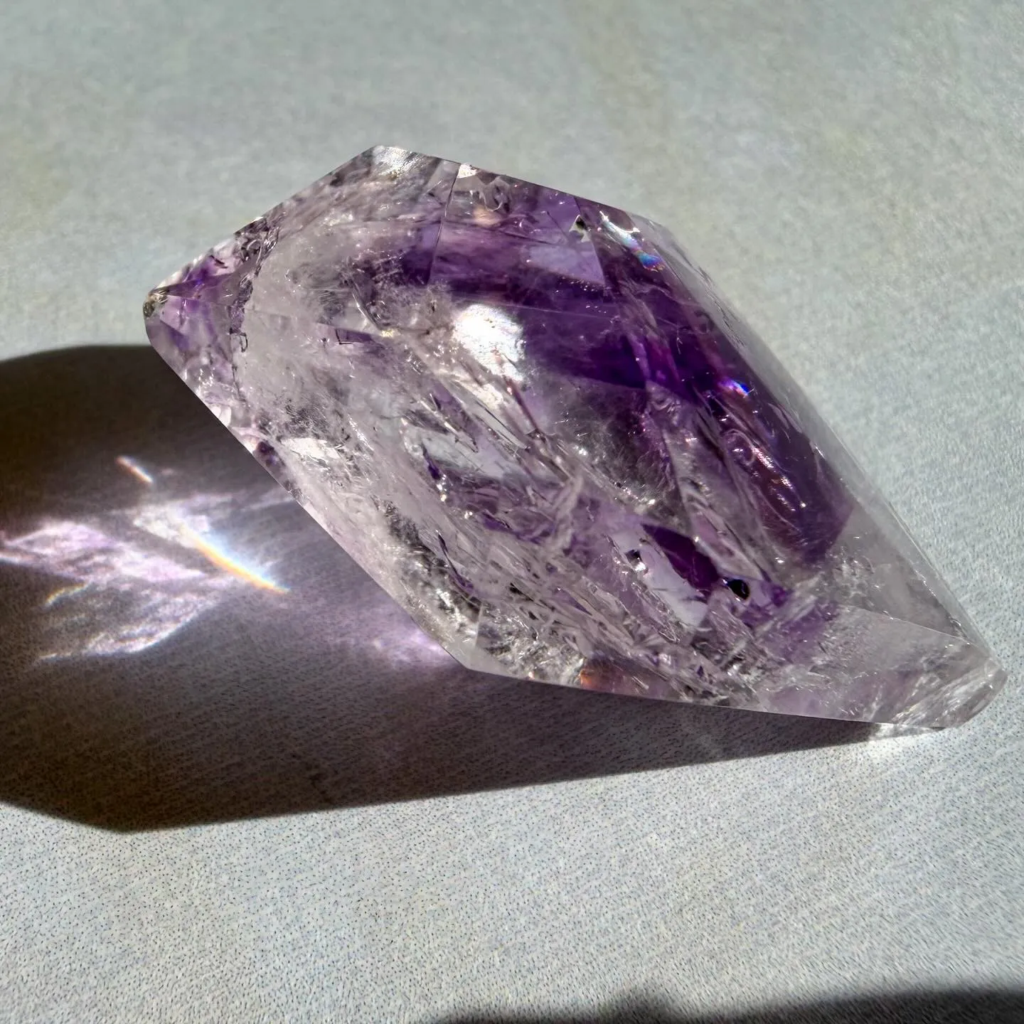 アメジストエレスチャル