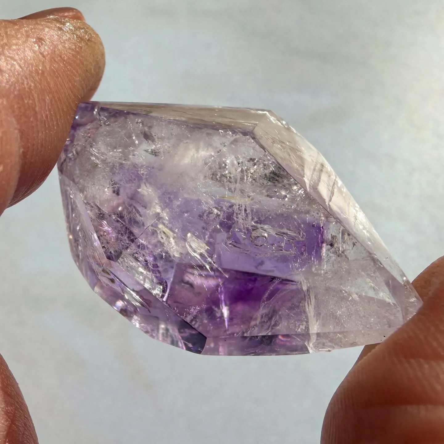 アメジストエレスチャル